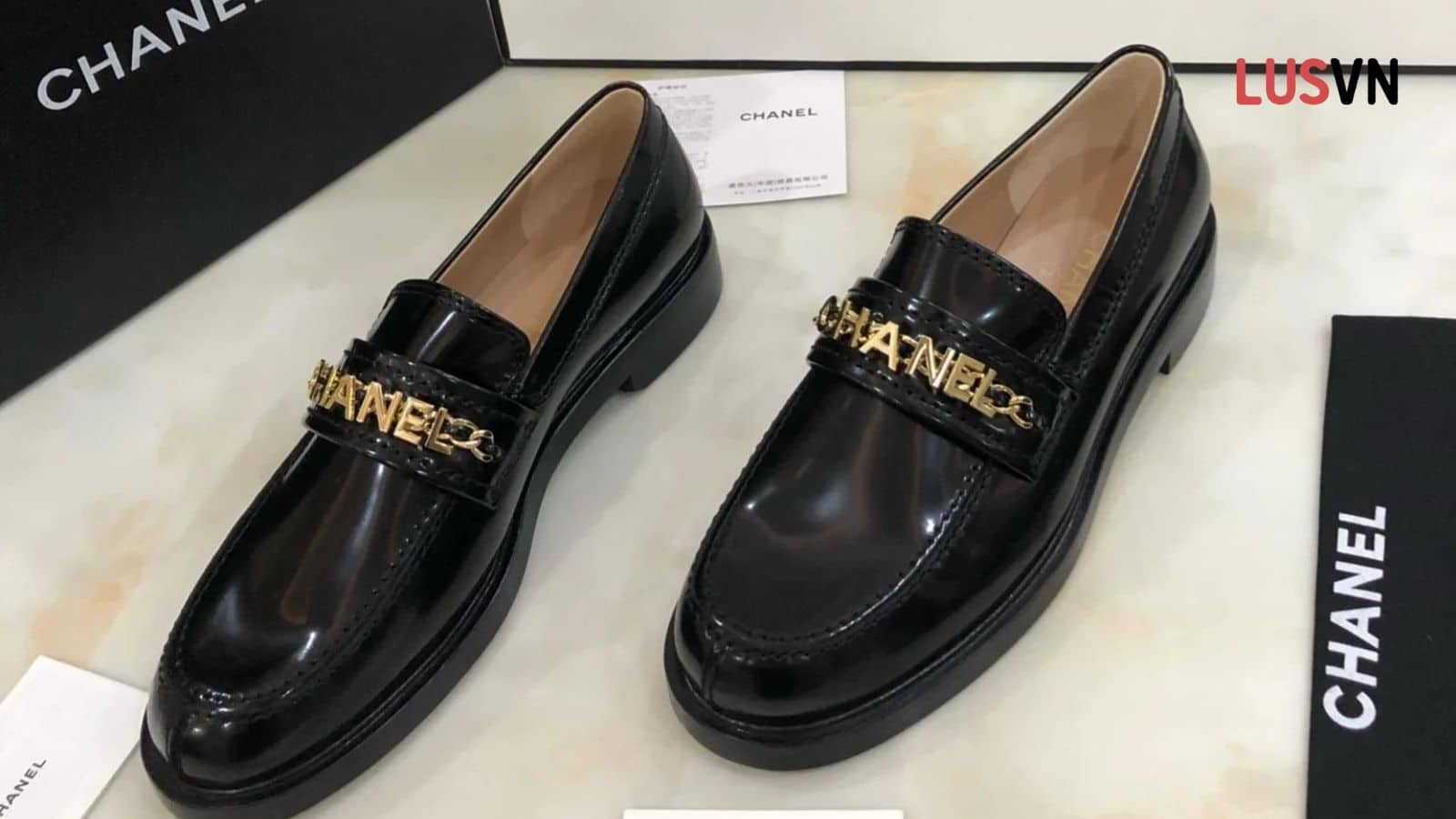 Giày hiệu Chanel - Thu mua giày cũ cao cấp